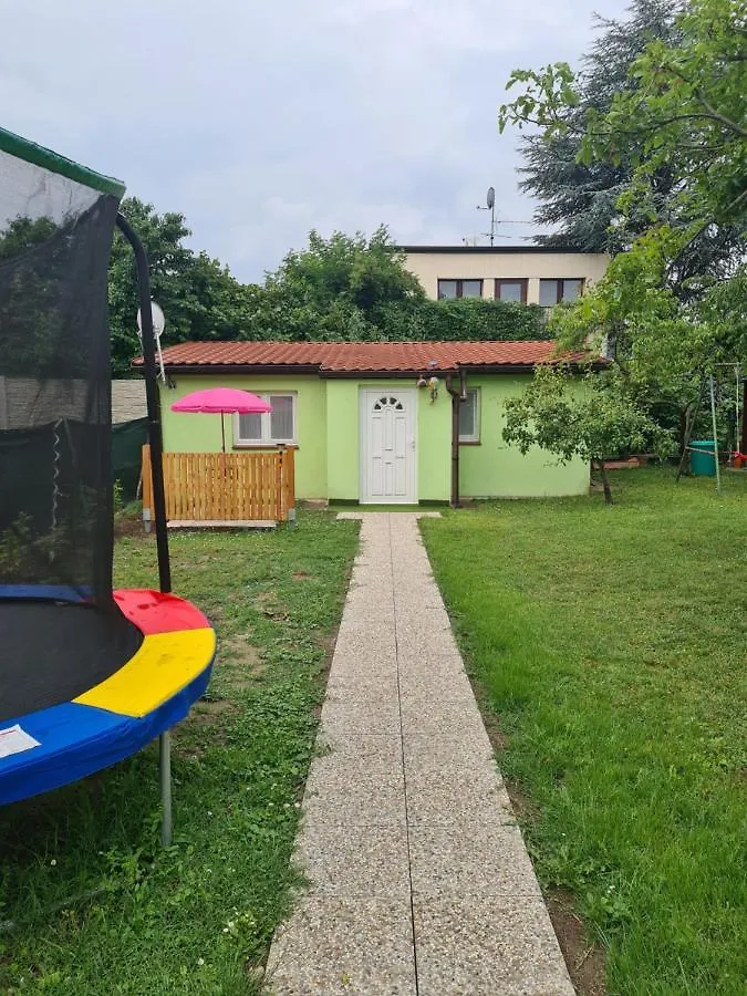 Small-Comfy Guest House In Donaustadt Garden - Not Shared! contacts