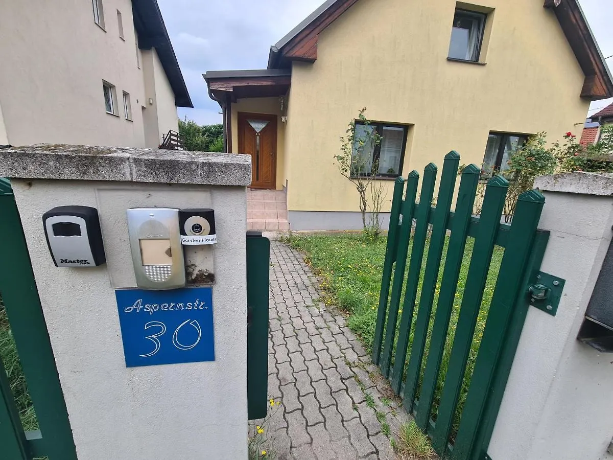 Small-Comfy Guest House In Donaustadt Garden - Not Shared! Vienna Austria